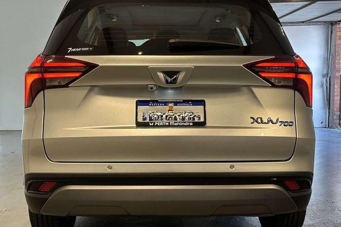 2025 Mahindra XUV700 AX7L