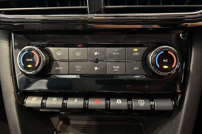 2025 Mahindra XUV700 AX7L