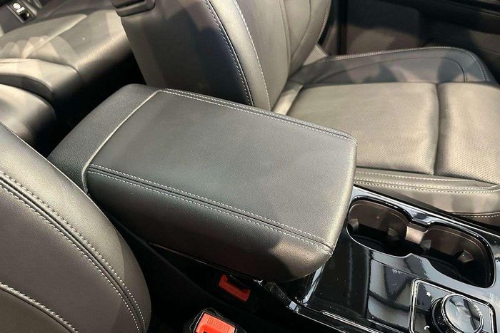 2025 Mahindra XUV700 AX7L