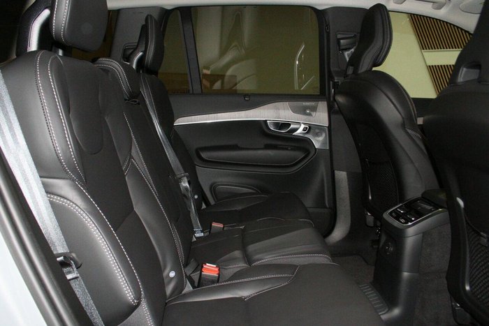 2024 Volvo XC90 Recharge Ultimate T8 Plug-In Hybrid