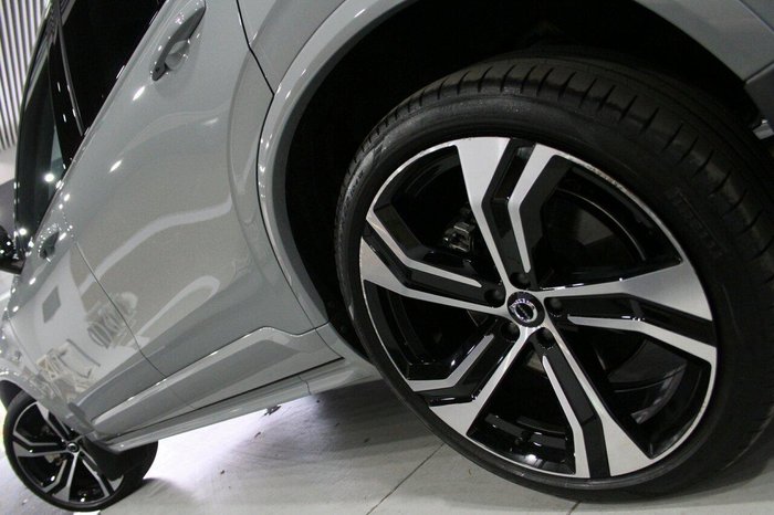 2024 Volvo XC90 Recharge Ultimate T8 Plug-In Hybrid