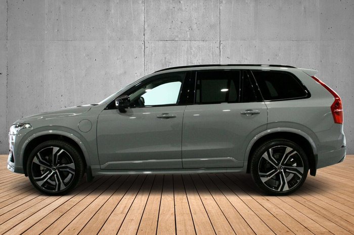 2024 Volvo XC90 Recharge Ultimate T8 Plug-In Hybrid