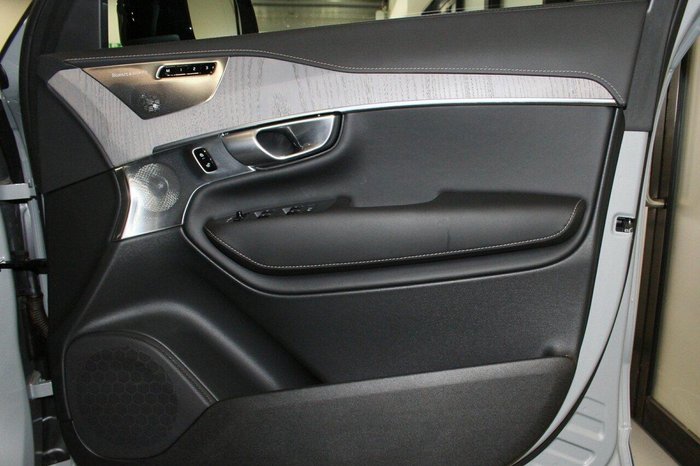 2024 Volvo XC90 Recharge Ultimate T8 Plug-In Hybrid