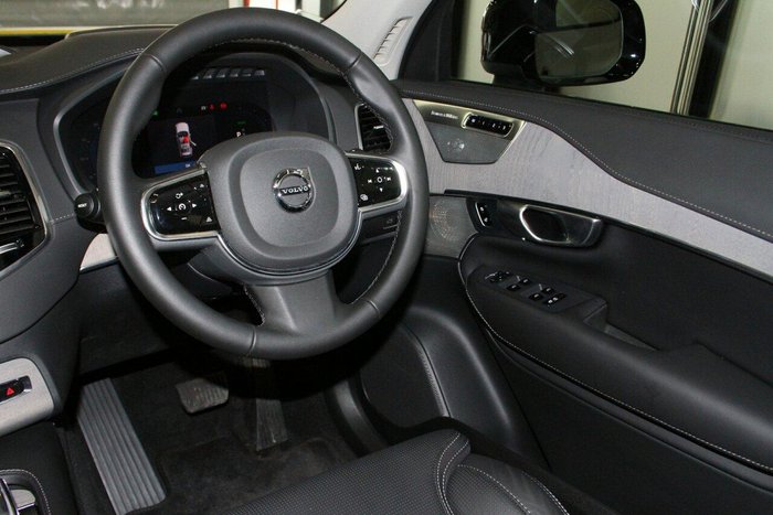 2024 Volvo XC90 Recharge Ultimate T8 Plug-In Hybrid