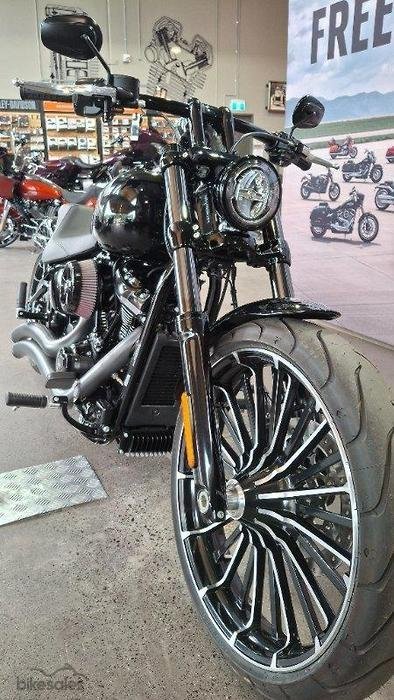 2025 Harley-davidson FXBR BREAKOUT (117) Vivid Black