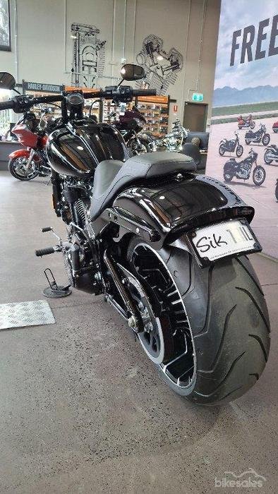 2025 Harley-davidson FXBR BREAKOUT (117) Vivid Black