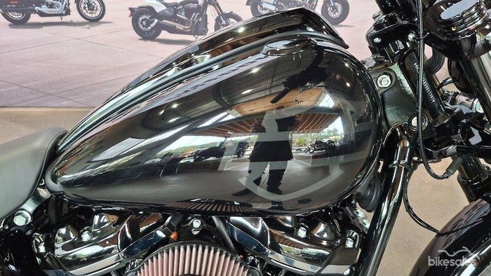 2025 Harley-davidson FXBR BREAKOUT (117) Vivid Black