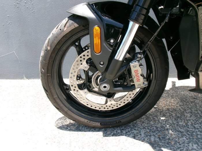 2026 BMW Motorrad 2026 BMW 1300CC R 1300 RS Triple Black BLACK STORM METALLIC