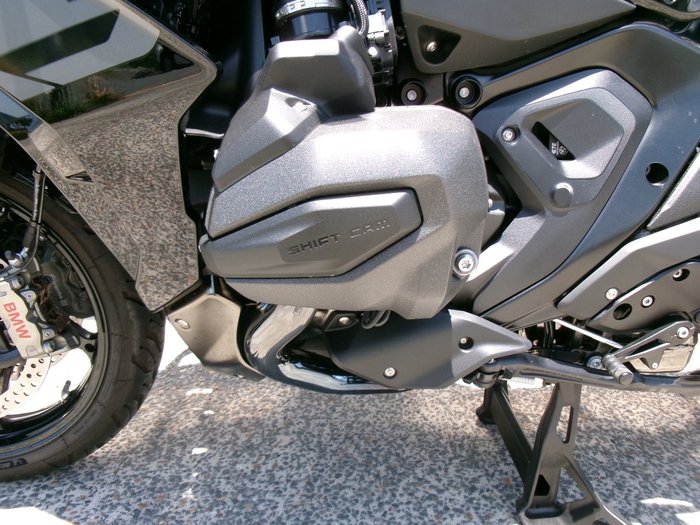 2026 BMW Motorrad 2026 BMW 1300CC R 1300 RS Triple Black BLACK STORM METALLIC