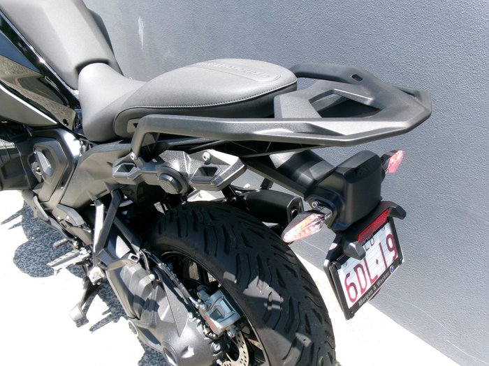 2026 BMW Motorrad 2026 BMW 1300CC R 1300 RS Triple Black BLACK STORM METALLIC