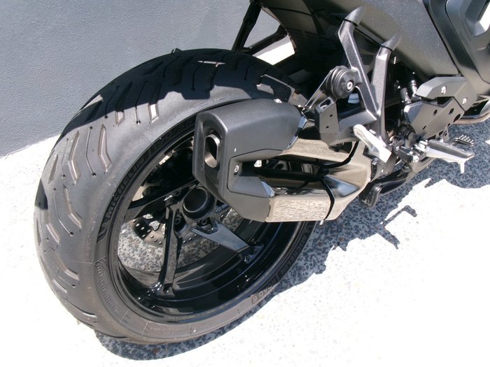 2026 BMW Motorrad 2026 BMW 1300CC R 1300 RS Triple Black BLACK STORM METALLIC