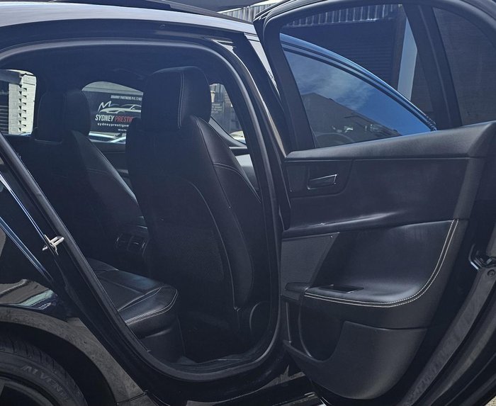 2016 Jaguar XE 25t R-Sport X760 MY17 Cosmic Black