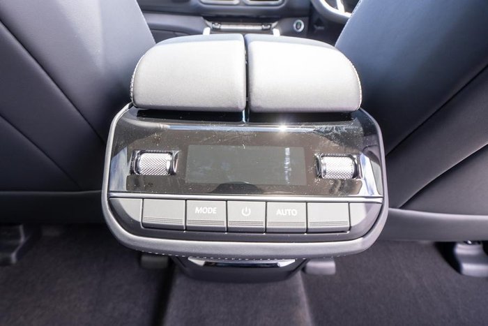 2025 LDV D90 Executive