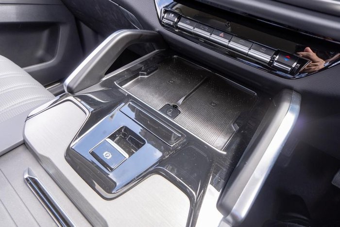 2025 LDV D90 Executive