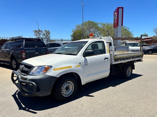 2005 Toyota Hilux Hilux 4X2 Workmate 2.7L Petrol Man Single Cab/Chas2584830 001 Glacier White