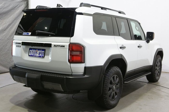 2025 Toyota Landcruiser Prado Altitude