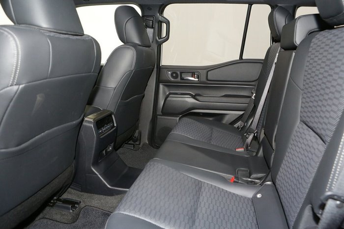 2025 Toyota Landcruiser Prado Altitude