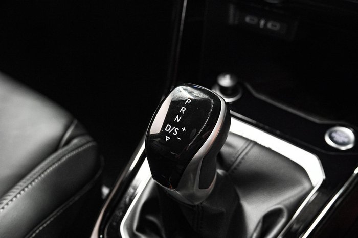 2024 Volkswagen T-Roc 140TSI R-Line