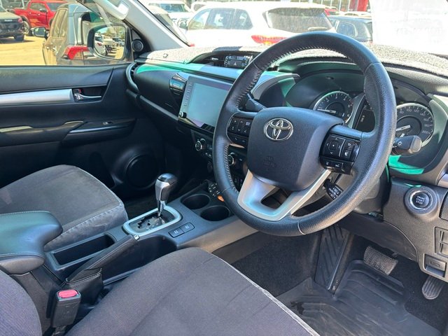 2020 Toyota Hilux HILUX 4x4 2.8L DSL D/C 6AT SR5 2L70350 001