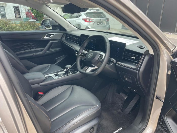 2025 MG HS Essence AS33 MY25 Cashmere Silver