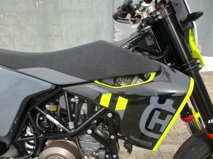 2023 HUSQVARNA 701 SUPERMOTO WHITE