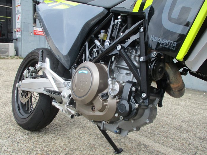 2023 HUSQVARNA 701 SUPERMOTO WHITE