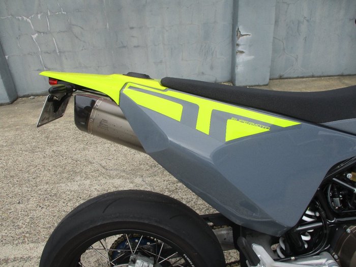 2023 HUSQVARNA 701 SUPERMOTO WHITE