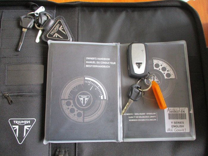 2021 Triumph ROCKET 3 GT BLACK