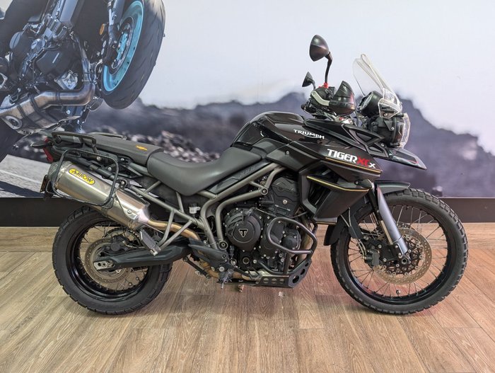 2016 Triumph TIGER 800 XCx LOW Black