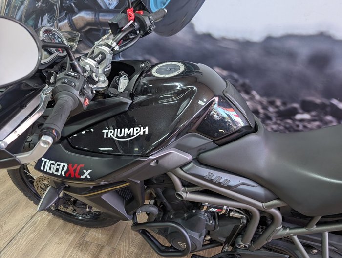 2016 Triumph TIGER 800 XCx LOW Black