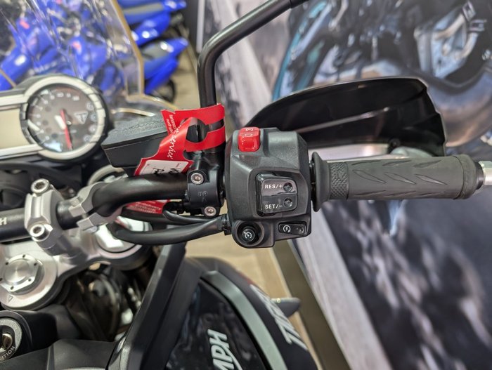 2016 Triumph TIGER 800 XCx LOW Black