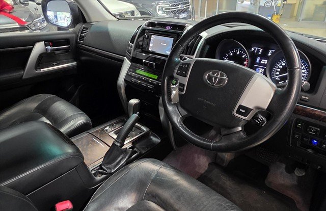 2013 Toyota Landcruiser VX