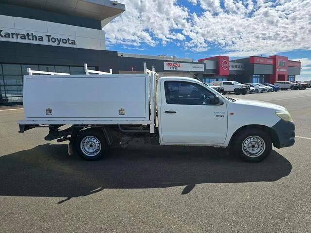 2014 Toyota Hilux 4x2 2.7L PET S/C/C M/T WORKMATE Glacier White