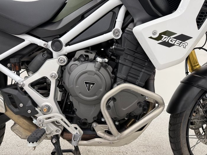 2024 Triumph TIGER 1200 RALLY PRO MATT KHAKI GREEN