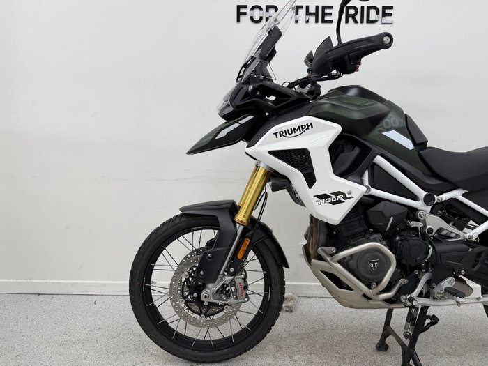 2024 Triumph TIGER 1200 RALLY PRO MATT KHAKI GREEN