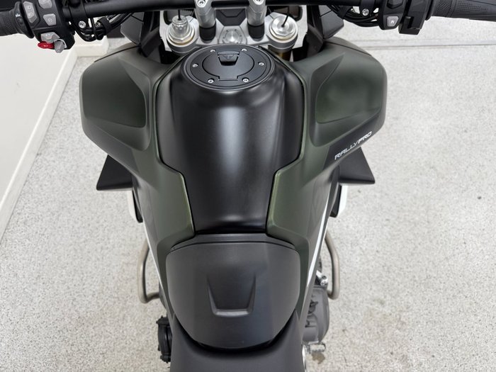 2024 Triumph TIGER 1200 RALLY PRO MATT KHAKI GREEN