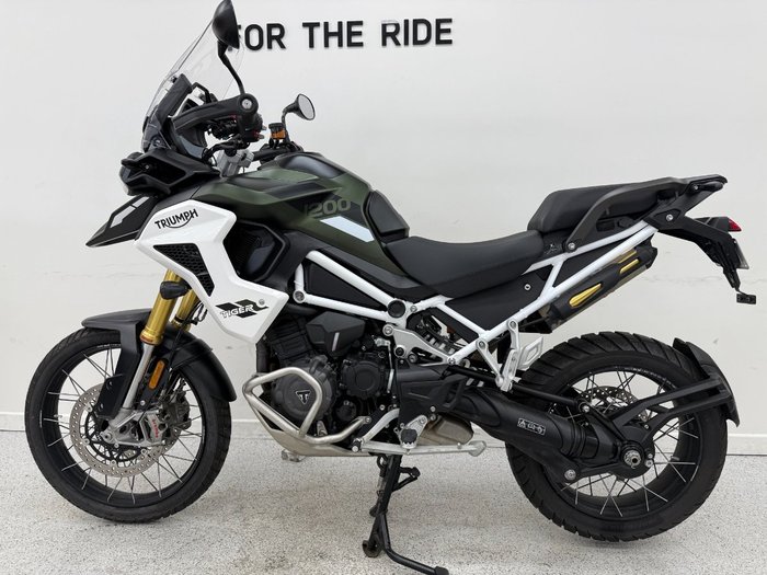 2024 Triumph TIGER 1200 RALLY PRO MATT KHAKI GREEN