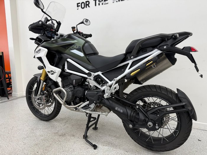 2024 Triumph TIGER 1200 RALLY PRO MATT KHAKI GREEN