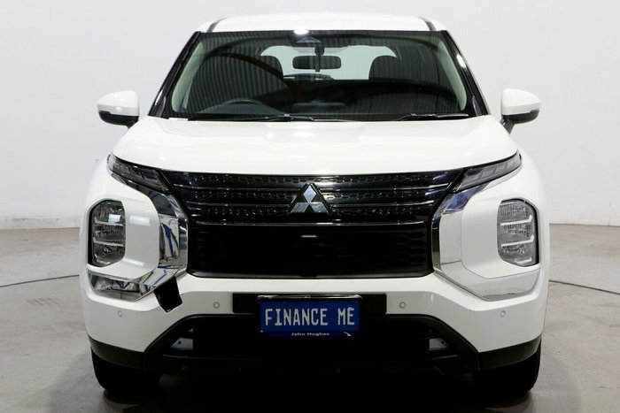 2023 Mitsubishi Outlander ES