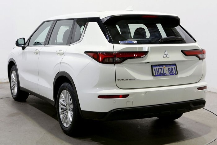 2023 Mitsubishi Outlander ES
