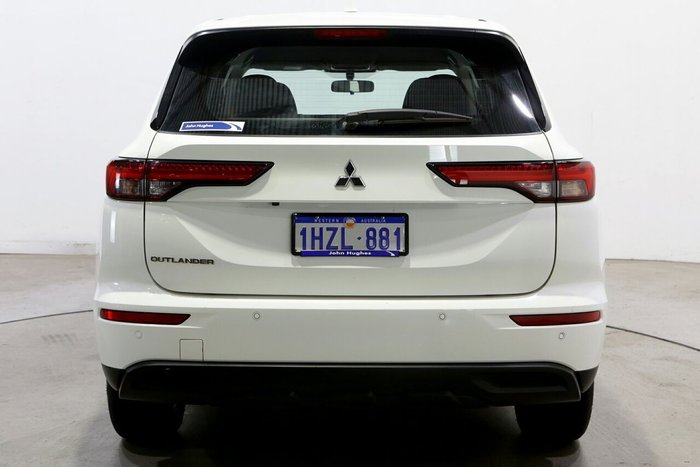 2023 Mitsubishi Outlander ES