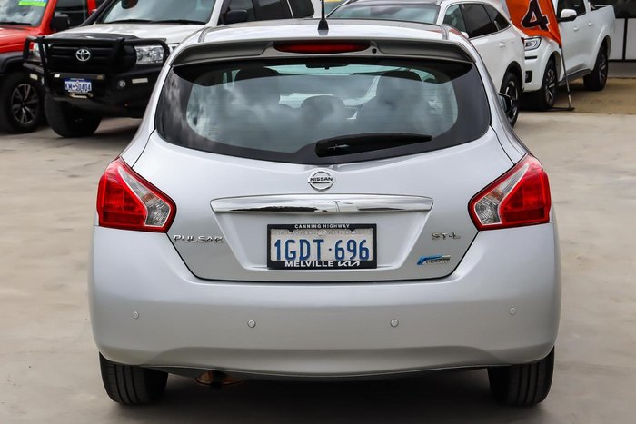 2016 Nissan Pulsar ST-L