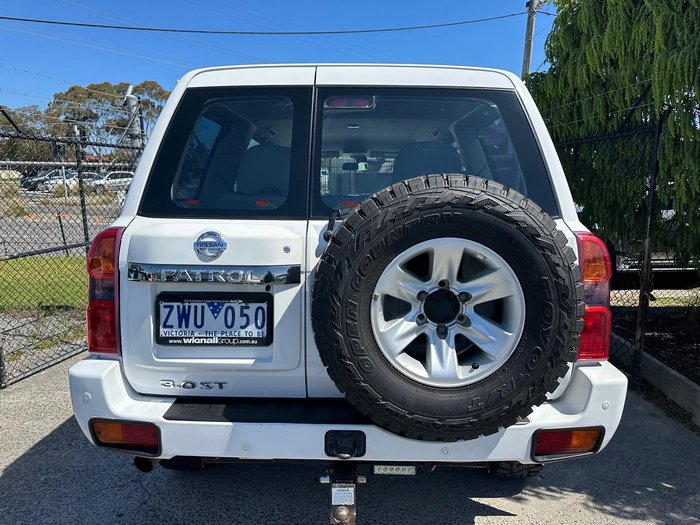 2011 Nissan Patrol ST GU 7 MY10 4X4 Dual Range White
