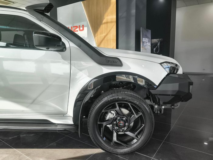 2025 Isuzu MU-X X-TERRAIN