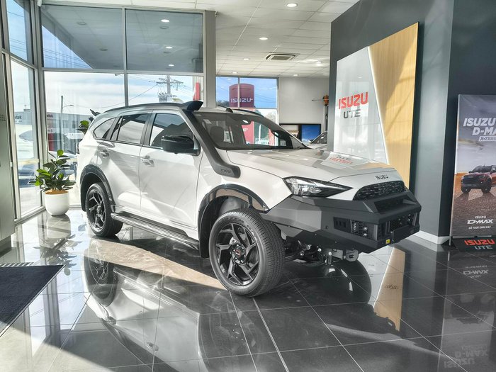 2025 Isuzu MU-X X-TERRAIN