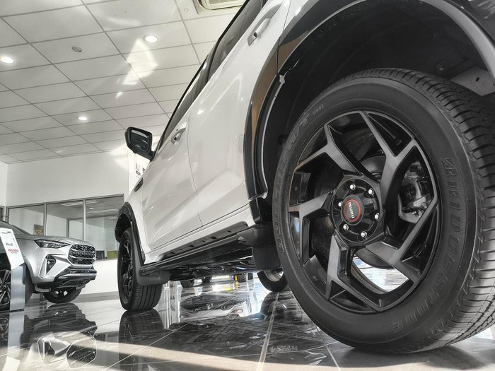 2025 Isuzu MU-X X-TERRAIN