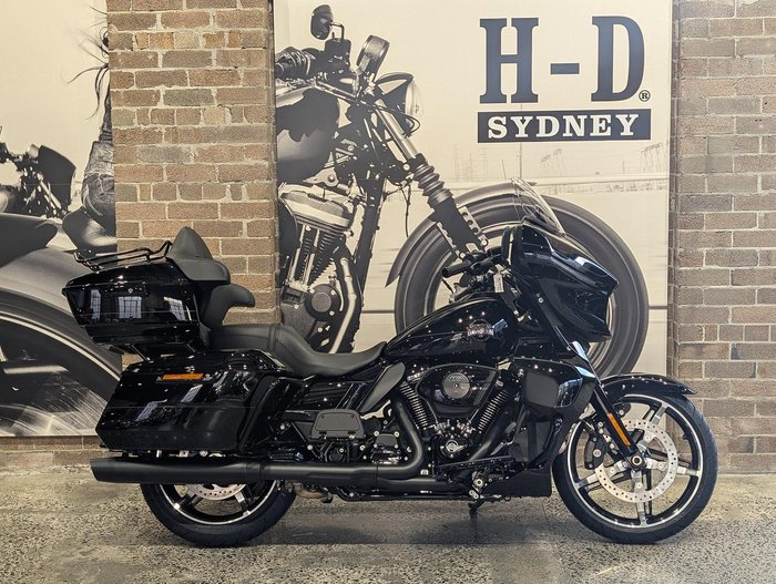 2025 Harley-Davidson Street Glide Ultra 117 (FLHXU) Touring Black