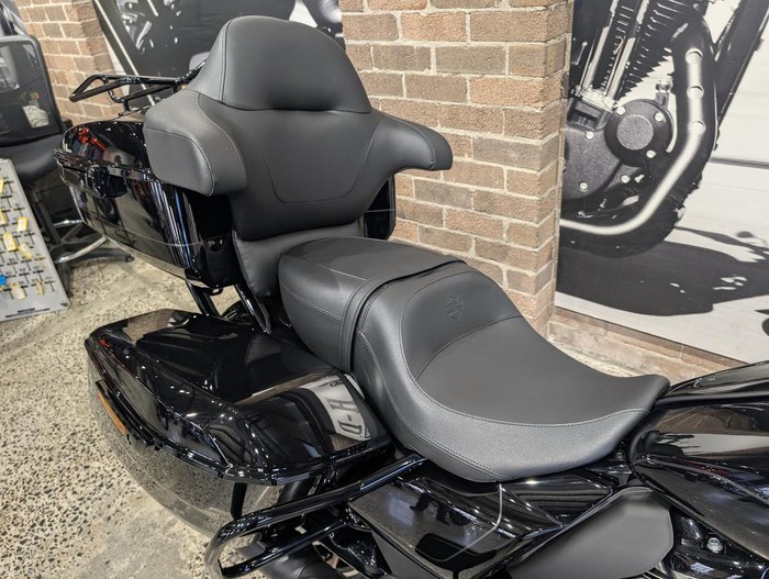 2025 Harley-Davidson Street Glide Ultra 117 (FLHXU) Touring Black