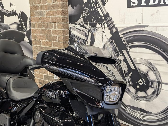 2025 Harley-Davidson Street Glide Ultra 117 (FLHXU) Touring Black