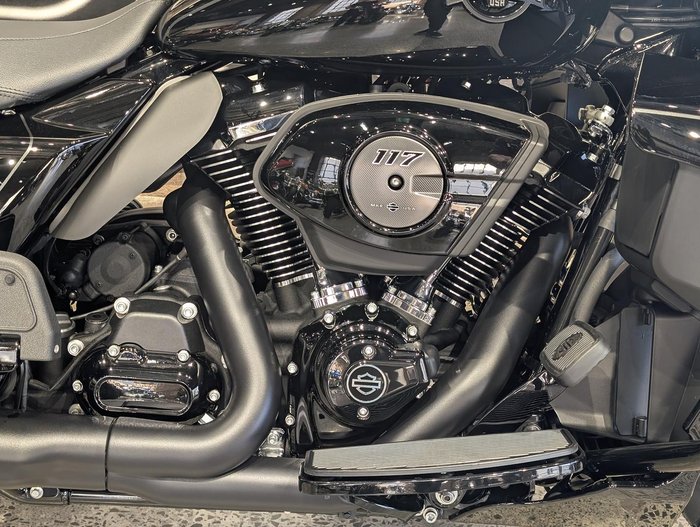 2025 Harley-Davidson Street Glide Ultra 117 (FLHXU) Touring Black